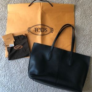 (Sold)Tod’s large joy black tote bag